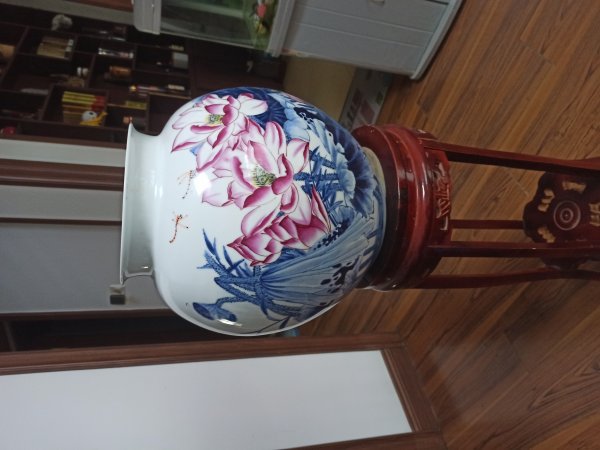 收藏的大小花瓶转让