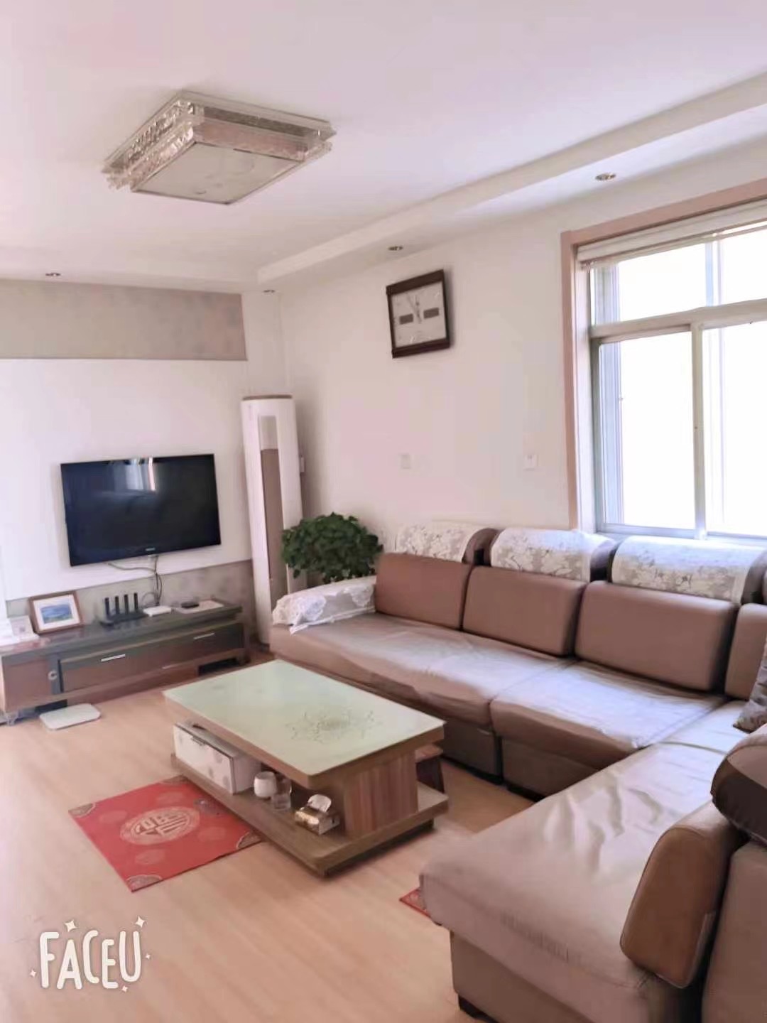 馨园小区，仅售十天 三楼72平，边户三室一厅，家里超级板正