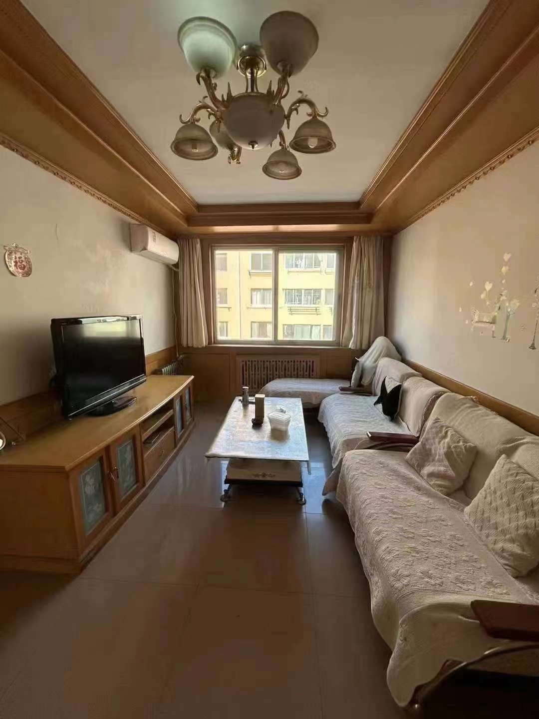 向阳二区三楼89.9平，两两室两厅，拎包入住每月900