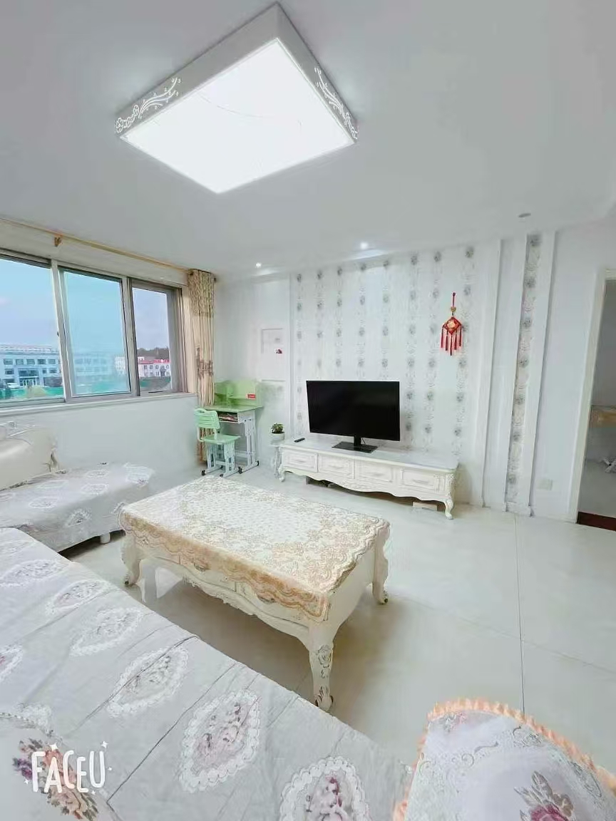 买家芙蓉小区3楼95平2室家电家具齐全双气900/月干净整洁拎包入住
