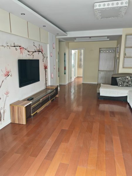 罗马阳光城，四楼127.38，49.8万 三室两卫，精装短住