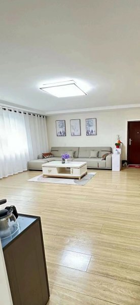 紫锦花园南区1楼西户房本面积133平方三室朝阳婚房短住仅售78.8万