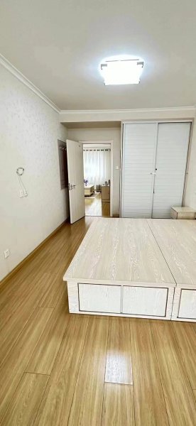 紫锦花园南区1楼西户房本面积133平方三室朝阳婚房短住仅售78.8万