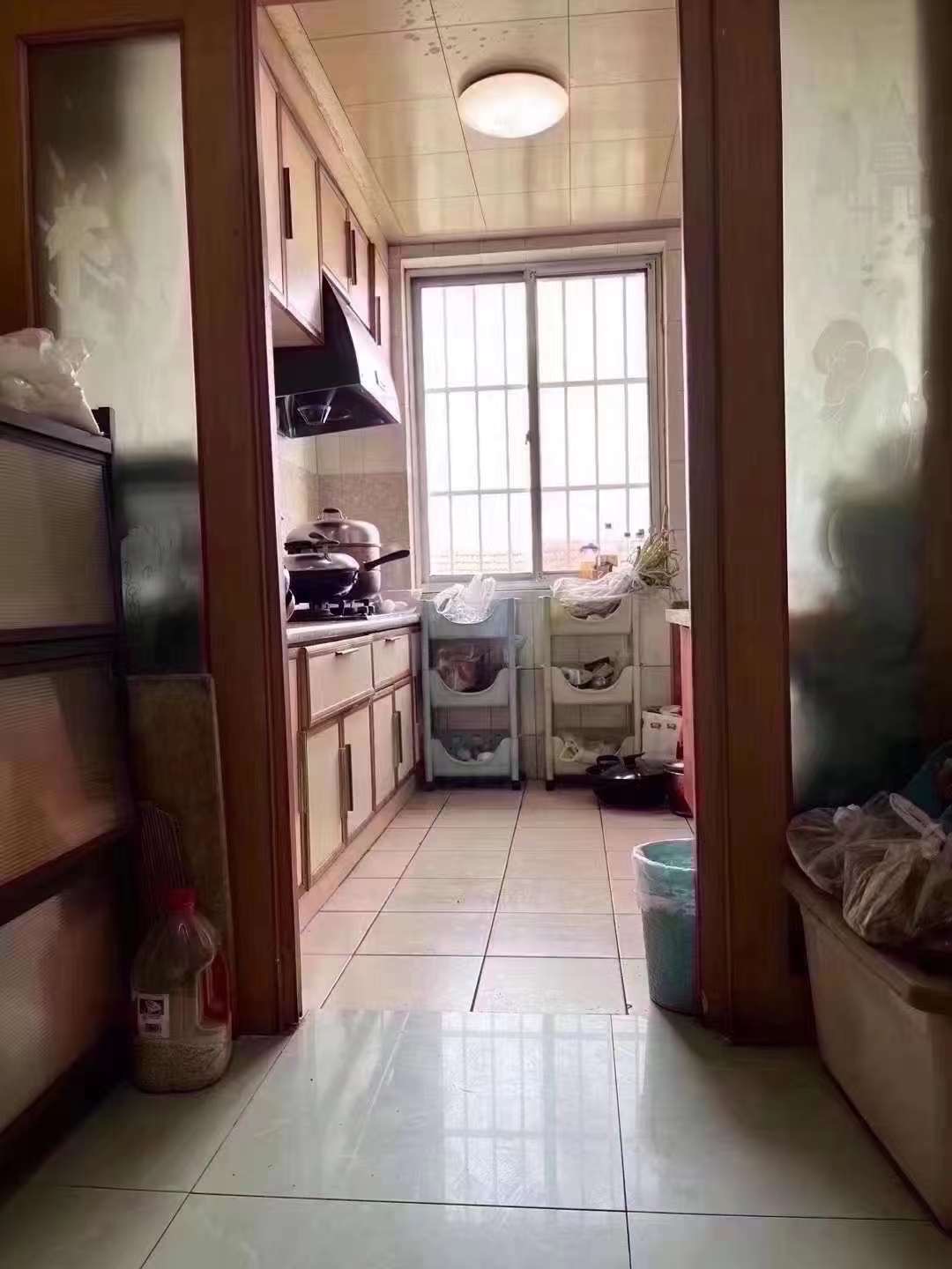 前源小区2楼84平，两室一厅（可改3室），双气