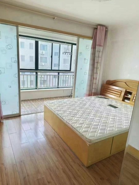 富新花园全框架，四楼，95平，45.8万。三室两厅，双气