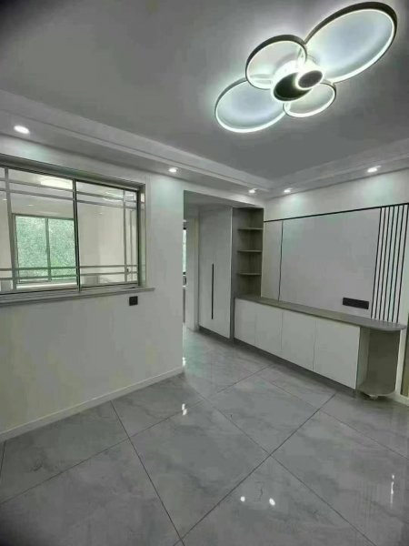 静园小区精装未住三楼低价出售