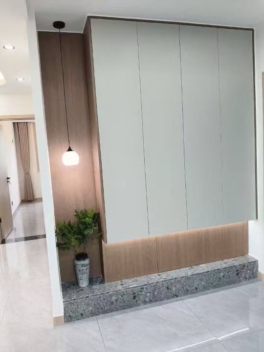 阳‮家光‬园电‮六梯‬楼东边户，楼王位置106平三‮两室‬厅精装未住售价75.8万‮!
