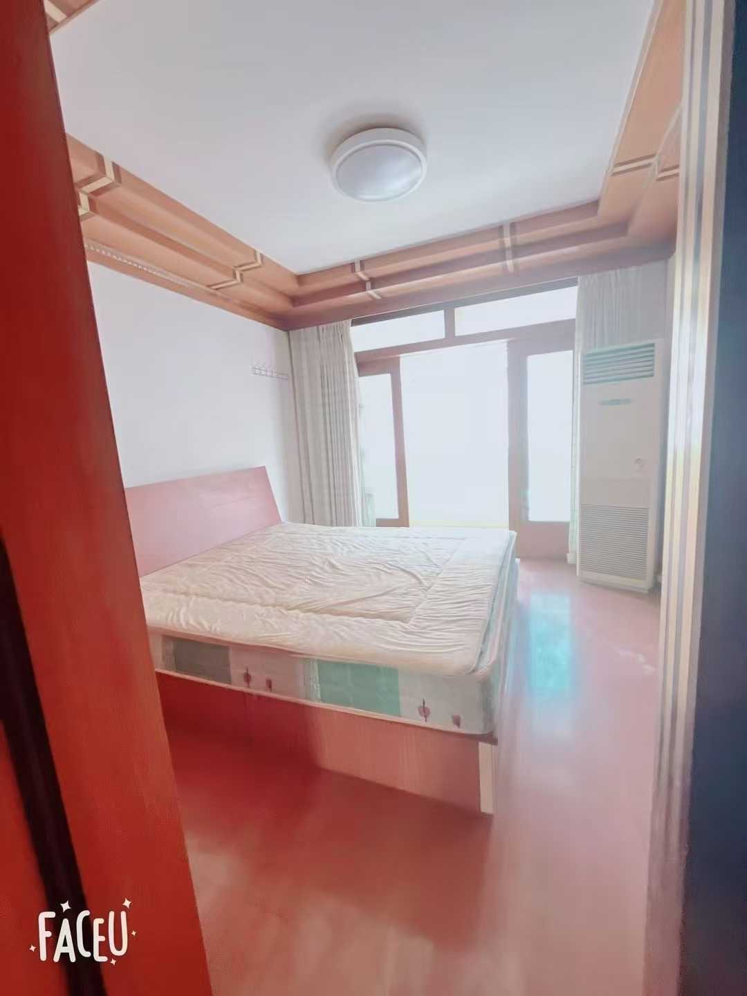 金丰苑小区，2楼73平，精装三室