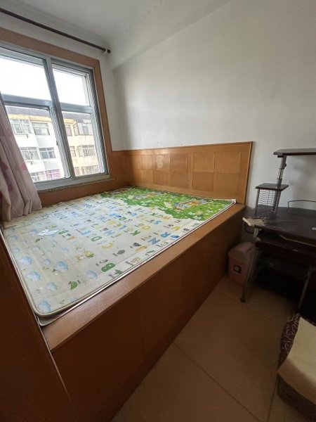 0付，金岭小区四楼66平，三室一厅，简装双气，18.8万