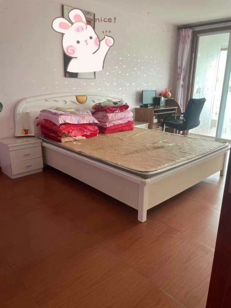 西馨园二期精装四楼出售