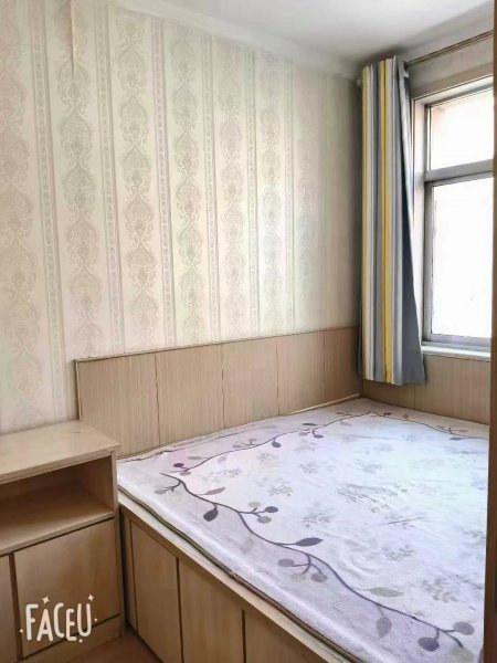馨园小区，仅售十天 三楼72平，边户三室一厅小区楼王位置，39.8万小小议