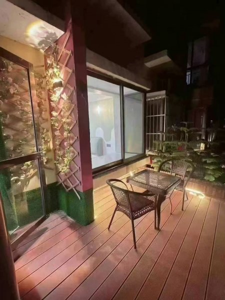 西城华府电梯三楼，95平 57.8万 精装未住，两室两厅