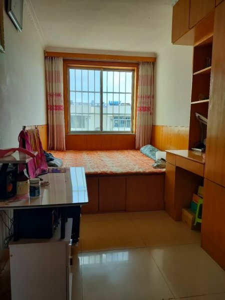 超低价河滨小区5楼非顶楼75平，双气齐全，可零首付。
