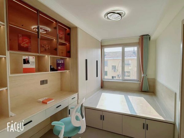 金泰小区5楼起脊107.36平、3室带餐厅、全屋定制全新家具，37.8万