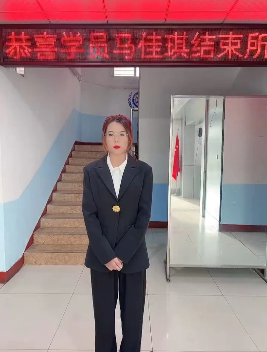 航空票务高级白领工作，中专学历以上定向培养
