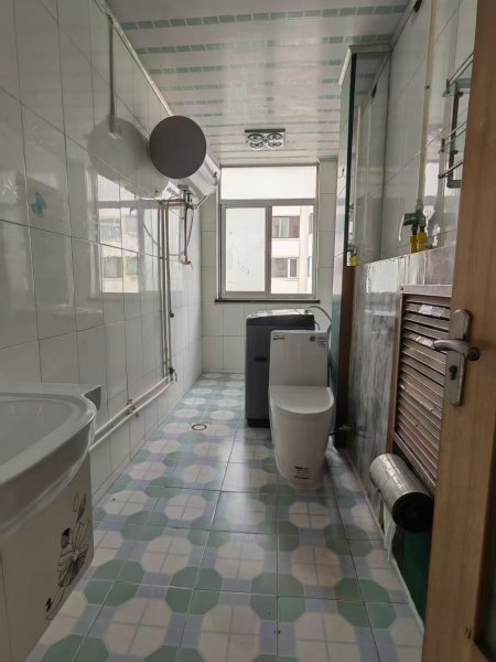 出租金帝后向阳小区2楼120平1200每月，三室两厅一卫家电家具齐全有空调年租