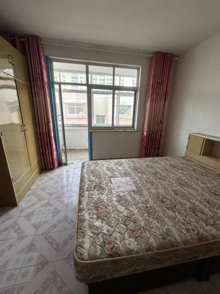 物资小区四楼，三室一厅，74平，双气，新买全新家电，停车方便