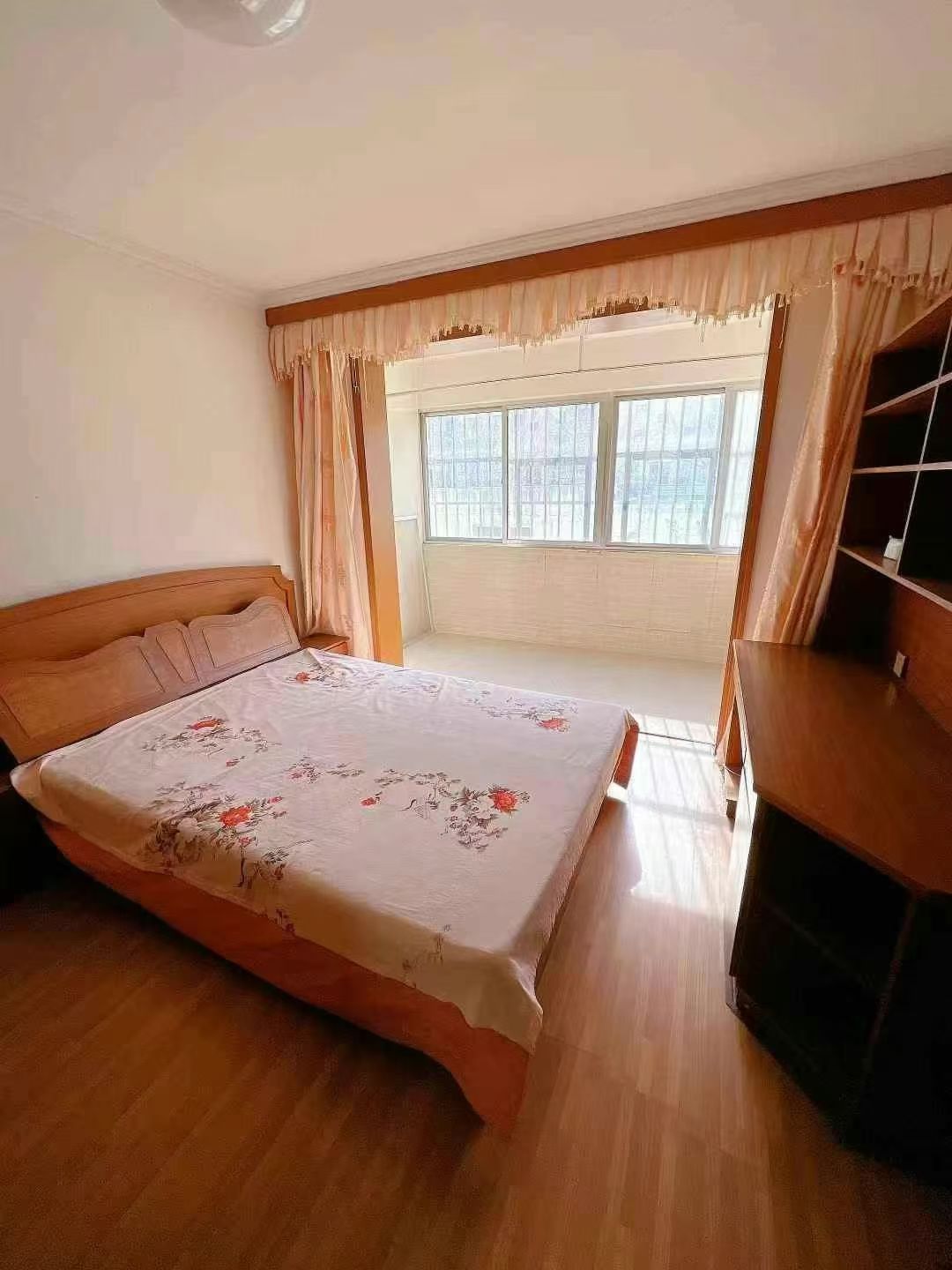 04年河滨小区1楼89平33.8万