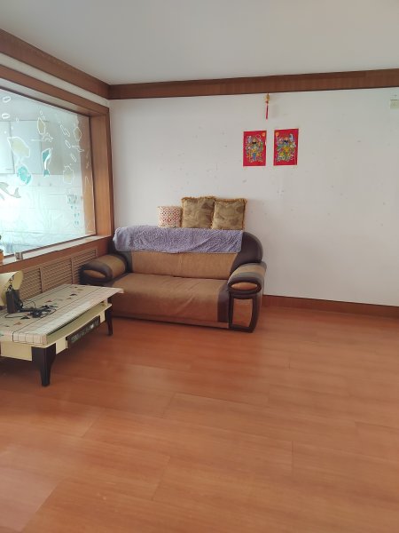 豪门小区三楼87平36.8万出售