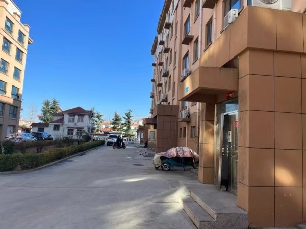 西西里佳苑 二期 框架4楼 ，两室两厅一卫，双气地暖，房产证 90平 ，29.8万小议