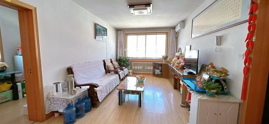 贸易城附近，海渊小区5楼92平带家具家电24.8万