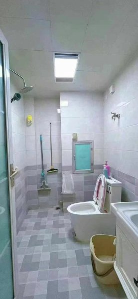 夏南新城框架一楼，93平，两室两厅可改三室，地暖，房东精装短住