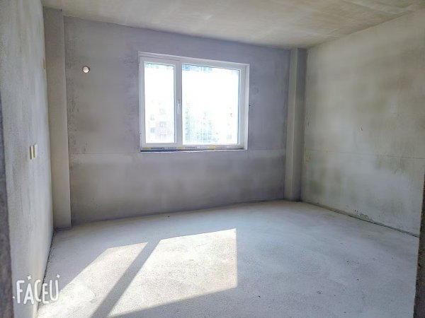 阳光水岸2楼87平，框架毛坯，价格便宜。