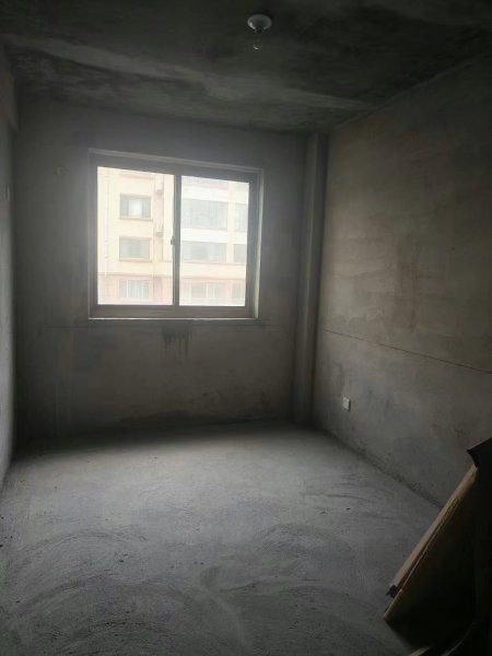 富兴苑小区2楼，88平，49.8万 全框架，地暖天然气，毛坯房