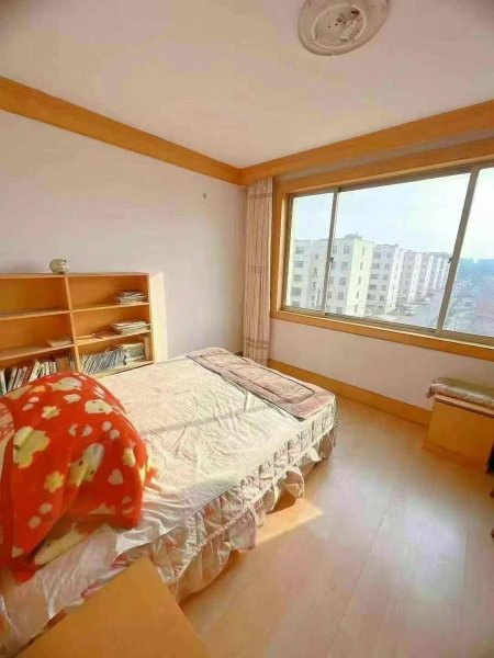 新华小区4楼，房本81平北厅三个卧室，精装双气，28.8万
