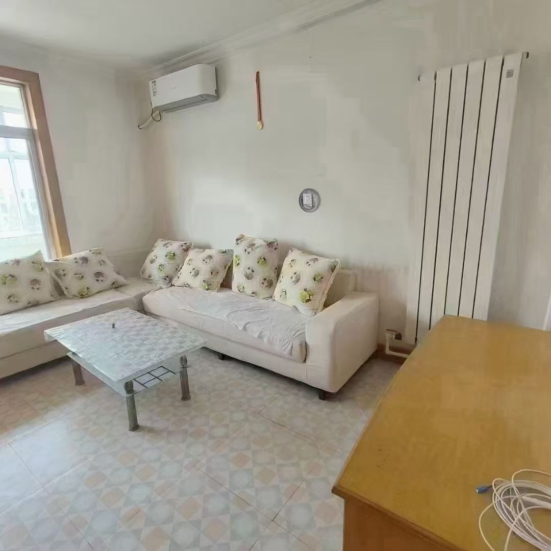 紧邻黄山路小学，四楼，两室，800/月