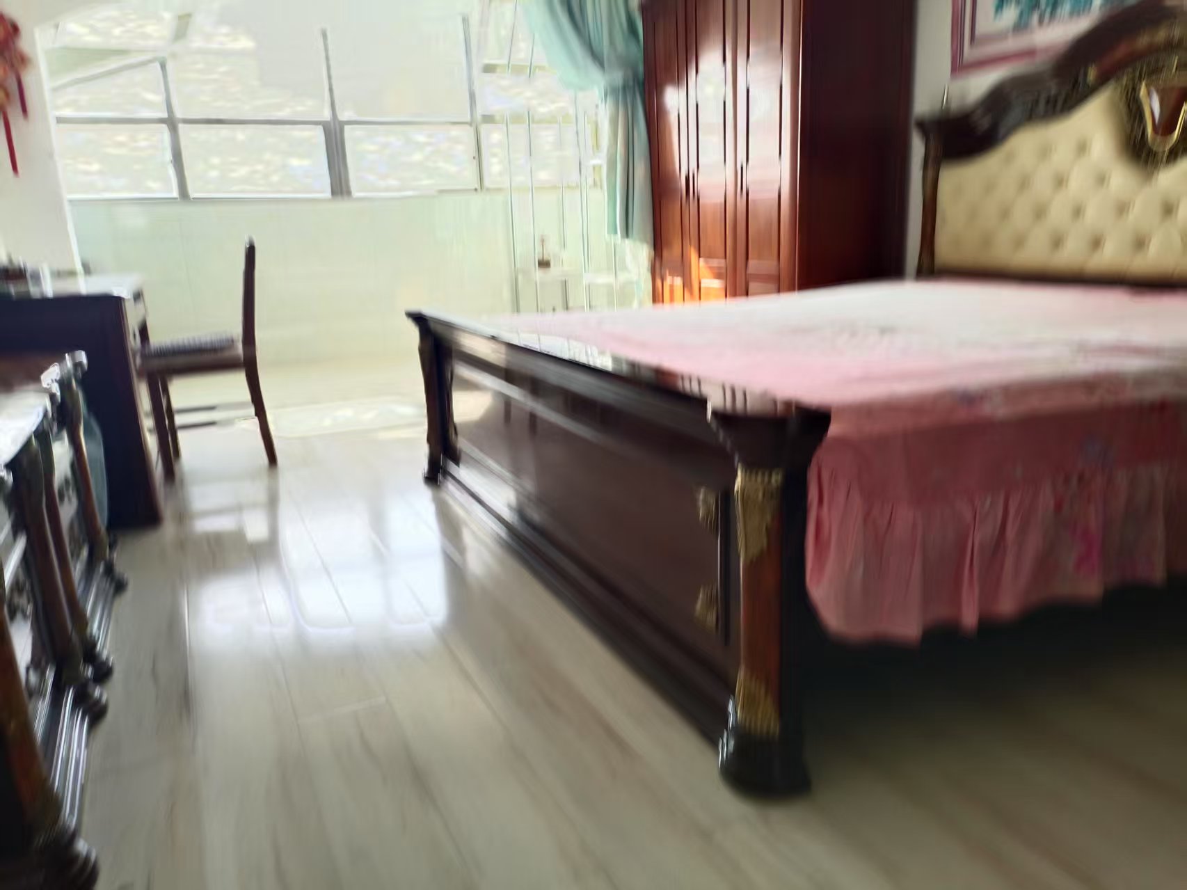 兴发小区阁楼90平，精装修12万，学校，集贸市场，随时看房