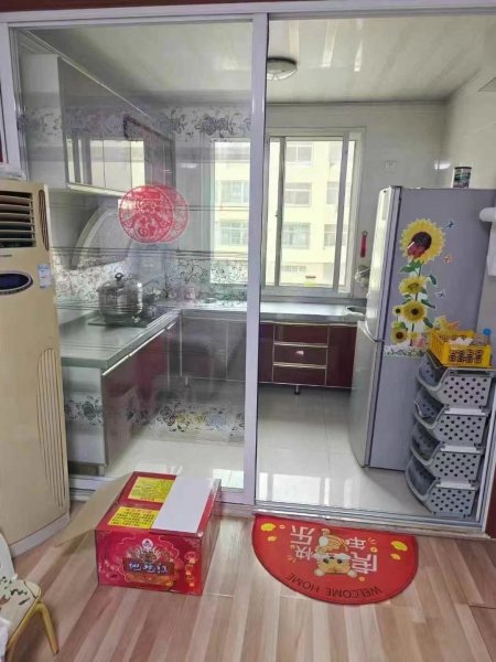 供销二区2楼71.5平，三室，家具家电齐全，拎包入住