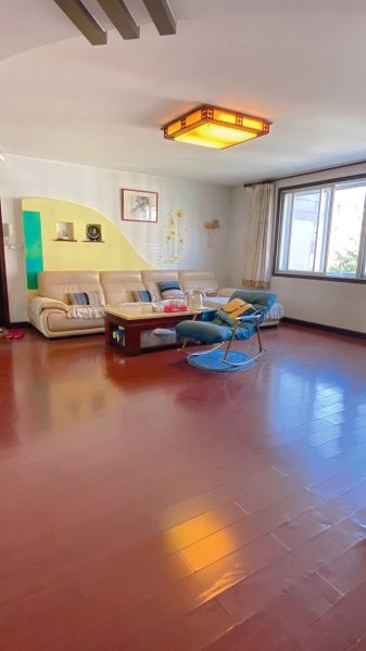 祥和小区4楼130平56.8万三室朝阳，卫生间干湿分离，差不多就出售，不墨迹！