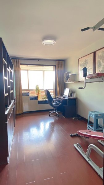祥和小区4楼130平56.8万三室朝阳，卫生间干湿分离，差不多就出售，不墨迹！