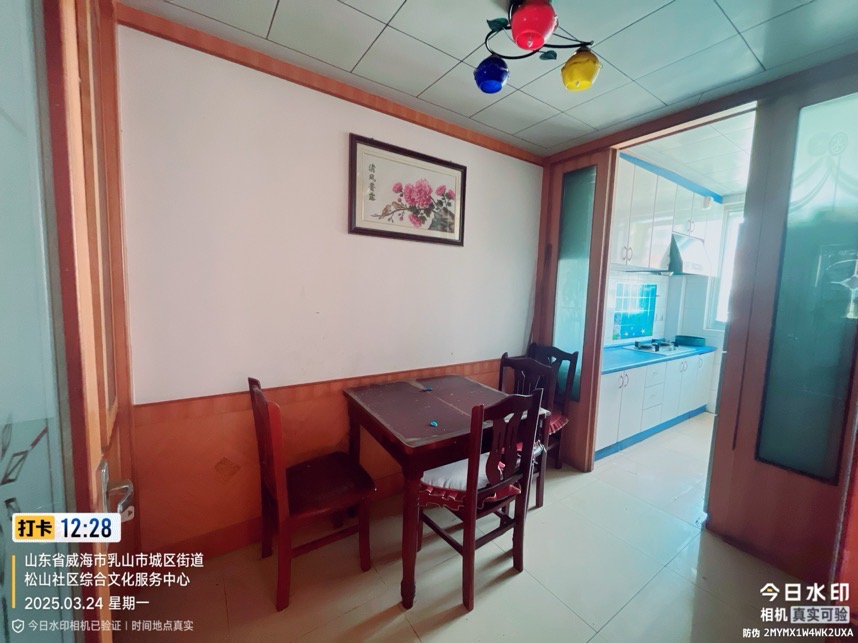 捡漏金泰小区，起脊5楼。77平，家里干净整洁，两室两厅一卫，拎包入住。16.8万，