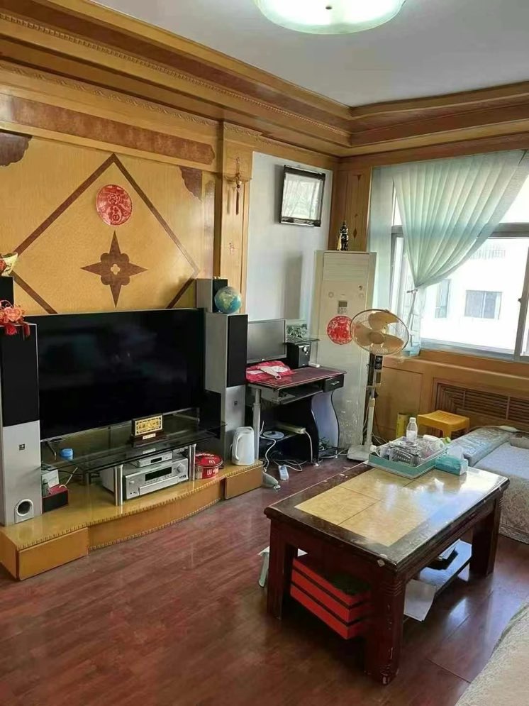 用证学区房！向阳二区三楼2001年面积85.22平，两室两厅一卫拎包入住35.8万，可小议