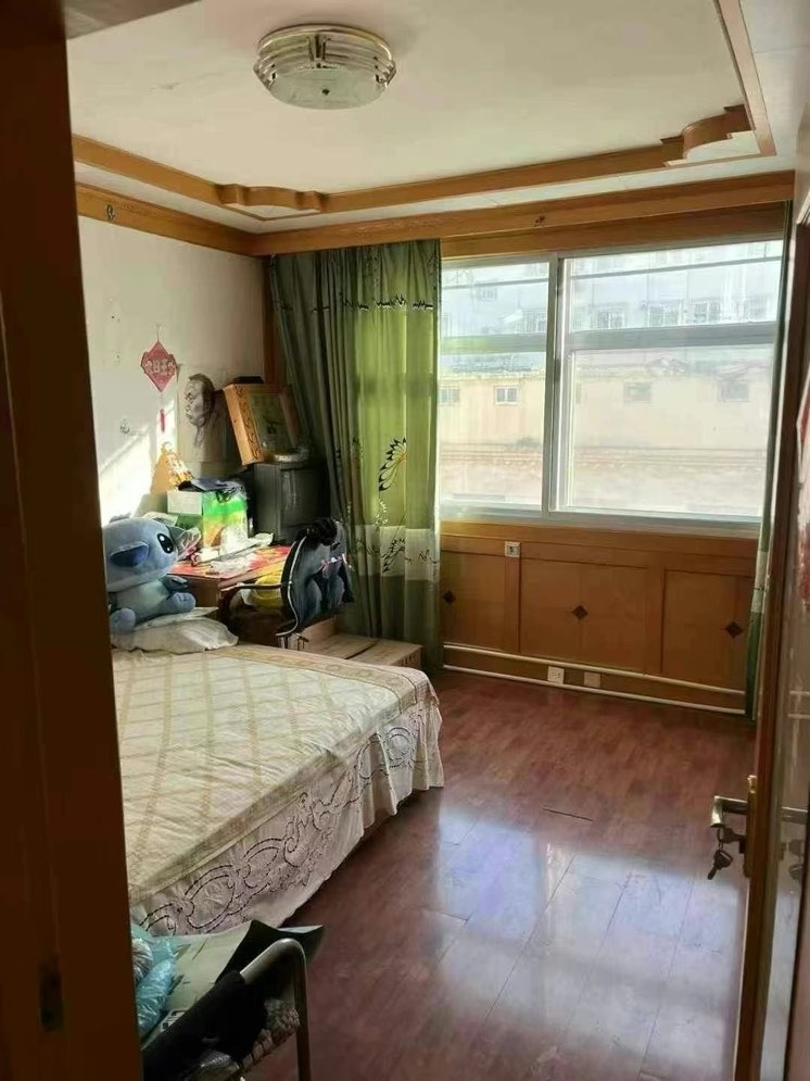 用证学区房！向阳二区三楼2001年面积85.22平，两室两厅一卫拎包入住35.8万，可小议