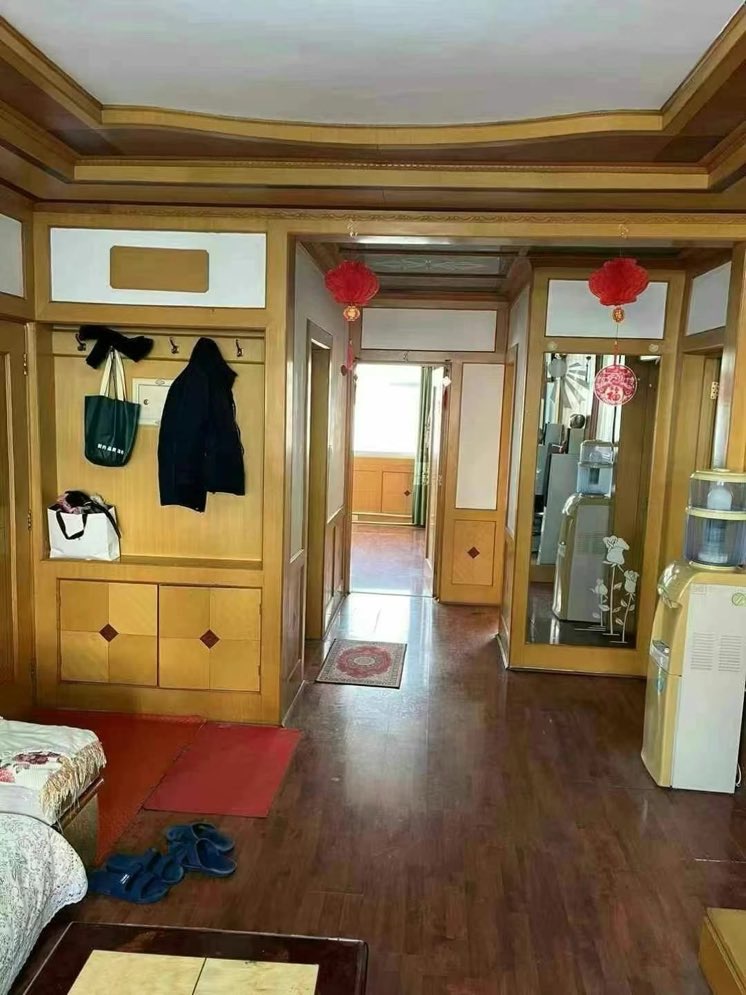 用证学区房！向阳二区三楼2001年面积85.22平，两室两厅一卫拎包入住35.8万，可小议