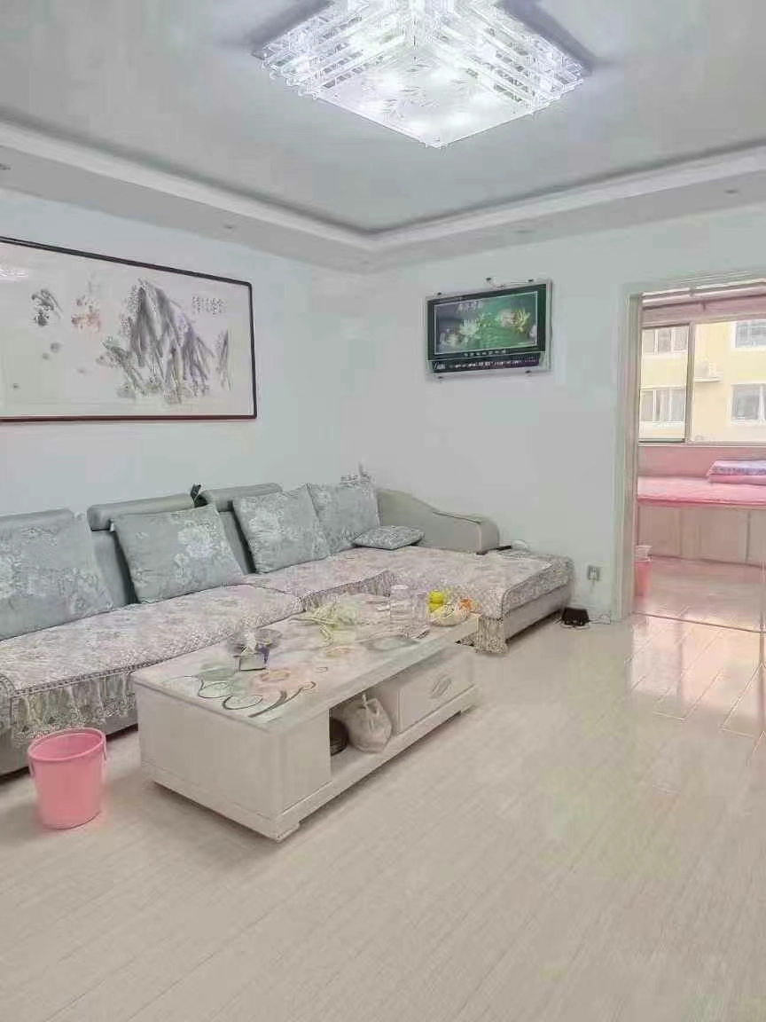 和平小区2楼85平，框架精装短住，价格便宜。