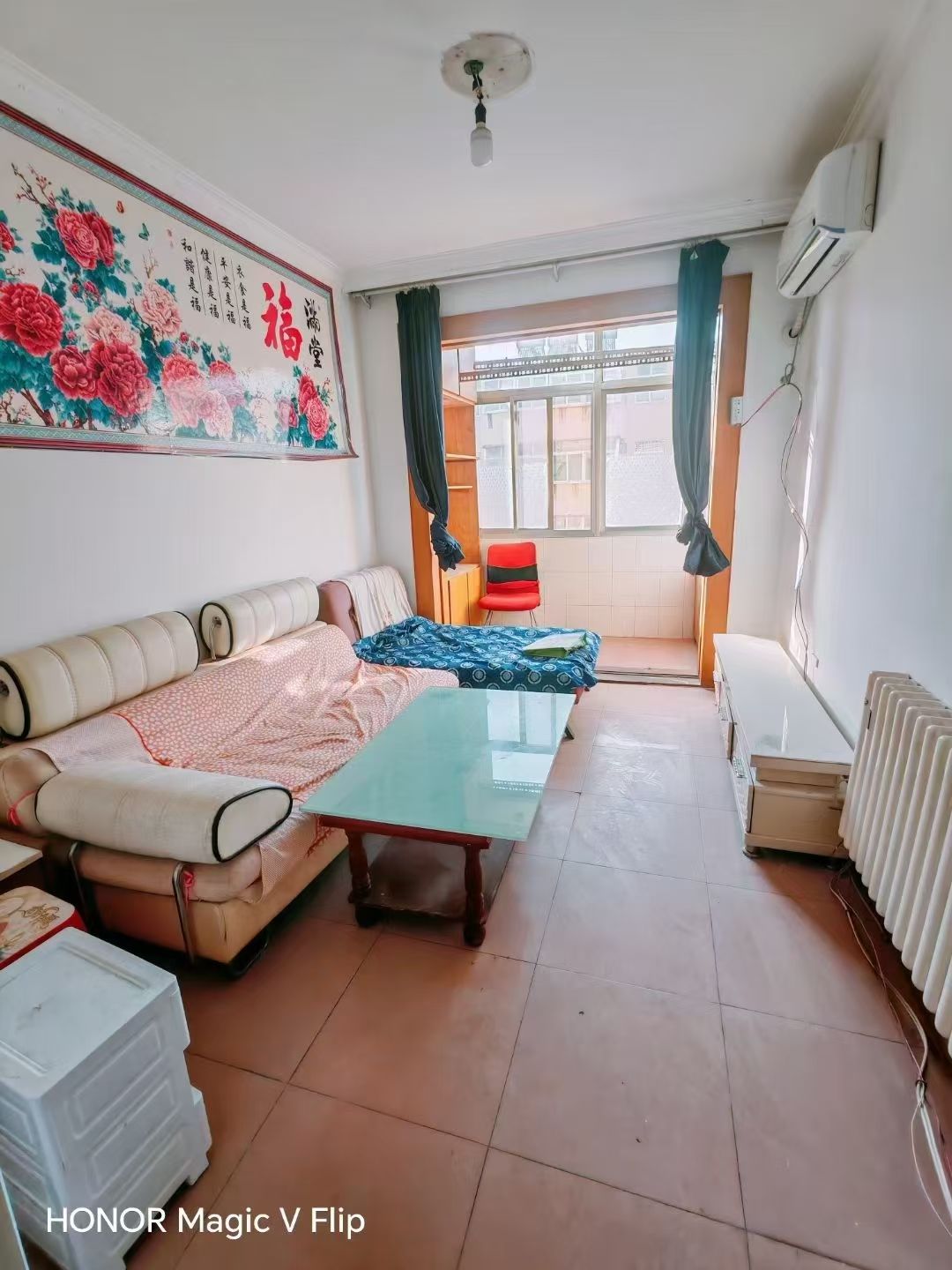黄‮小山‬区，贴地3楼，63平两室，双气，700/月