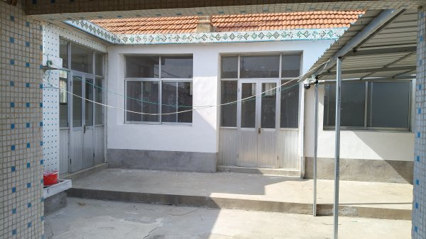 城区桥东庄，乳山市人民医院对面房屋出租