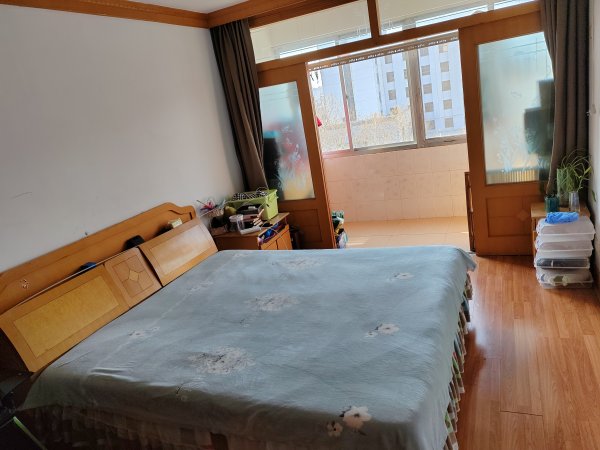 捡漏房！工商总行对面五楼送阁楼