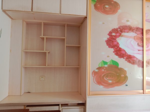吉祥家园小区三楼出租和出售，三室一厅拎包入住