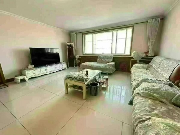 金丰苑小区 3楼 130平 72.8万 三室两厅两卫