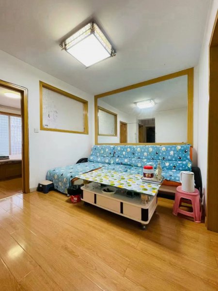 淀粉厂家属楼2楼66平，三室精装短住，93年竣工，可贷款，双气齐全仅售19.8万小议