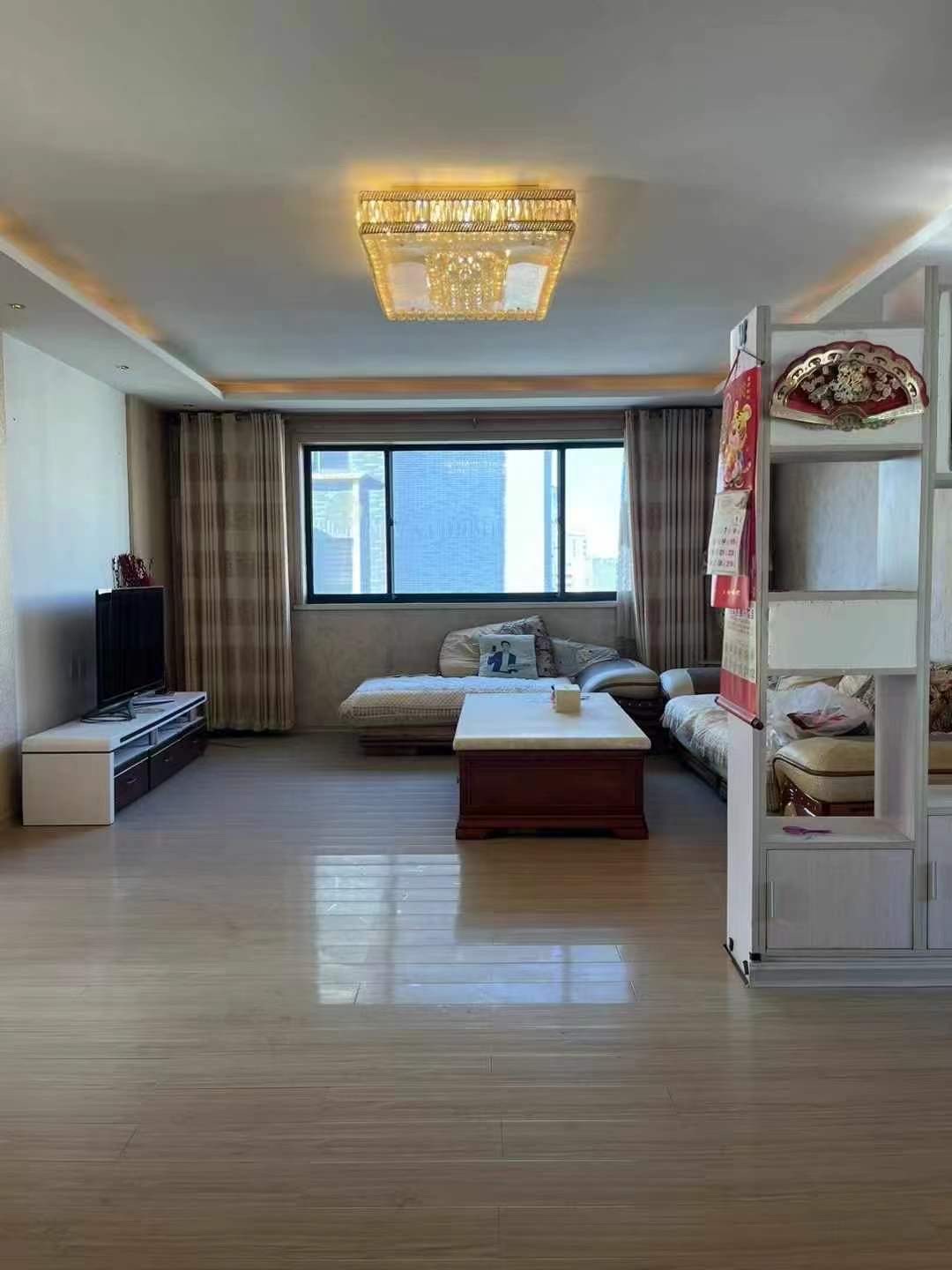 富新花园框架5楼边户（非顶楼）139平三室朝阳两厅两卫带家具家电56.8万