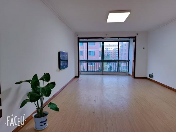 罗马阳光城全框架，南厅落地窗，三楼125平实际138平，三室两厅两卫