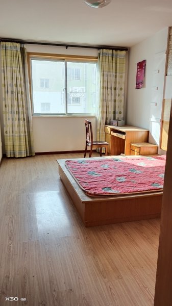 出租石村4楼，90平，月租600彩电冰箱洗衣机空调，拎包入住。