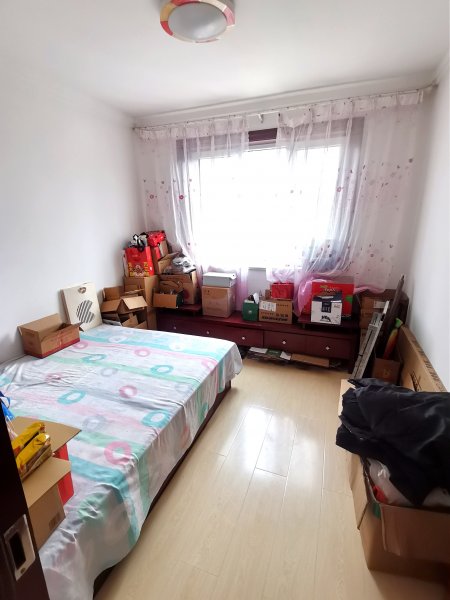 腾达二区4楼90平3室家电家具齐全双气有空调热水器1200/月干净整洁拎包入住