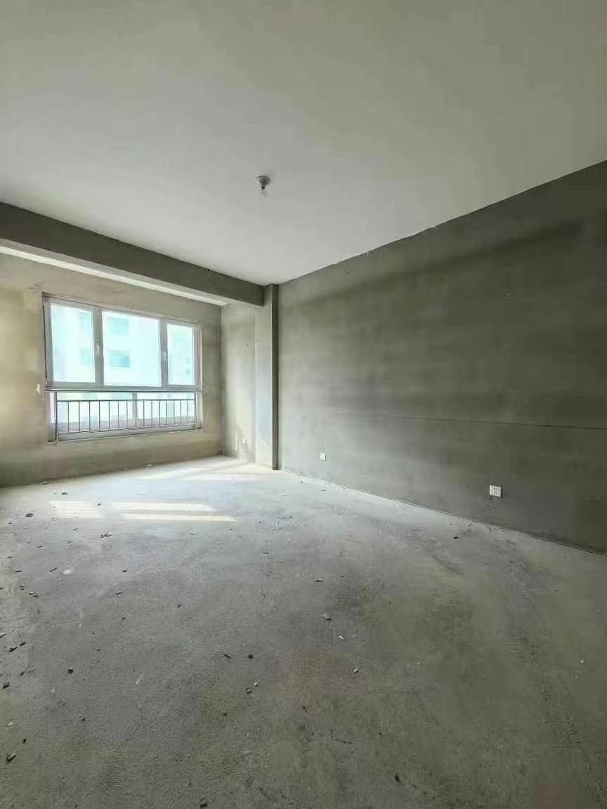 低首付！万和苑小区，三楼东边户，中厅带窗